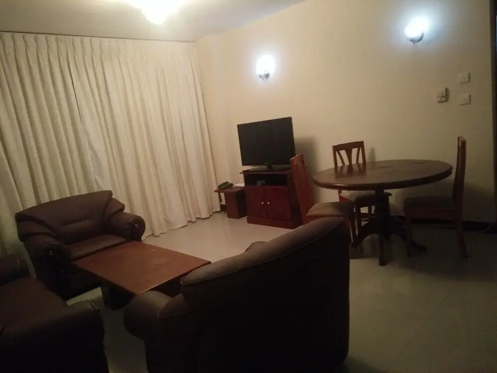 Коломбо: Crescatcity Apartments