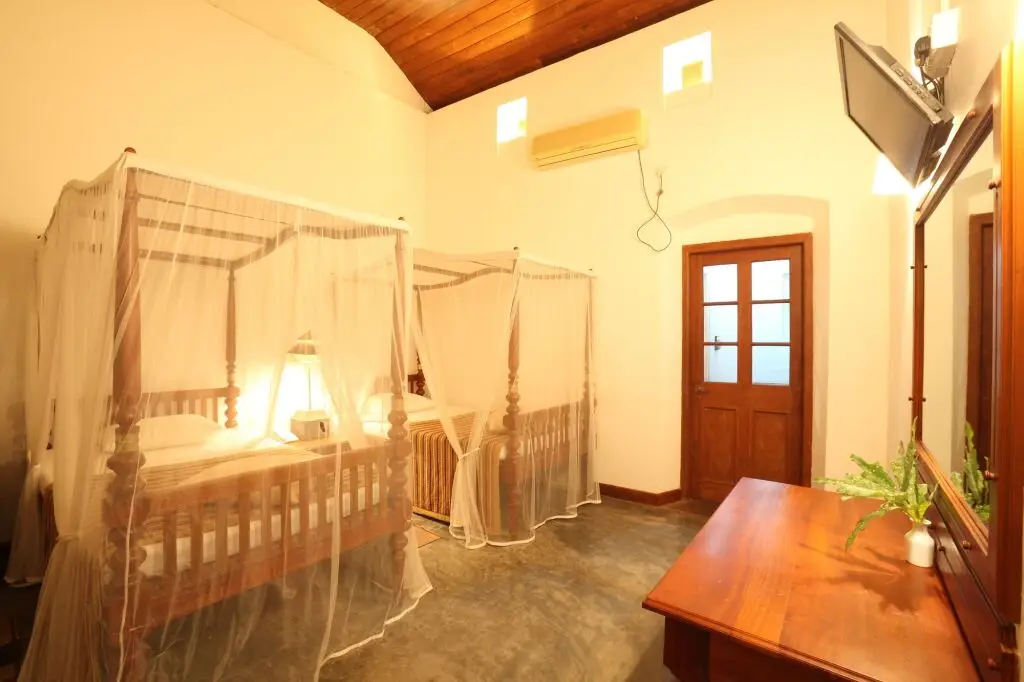 Анурадхапура: The Sanctuary at Tissawewa