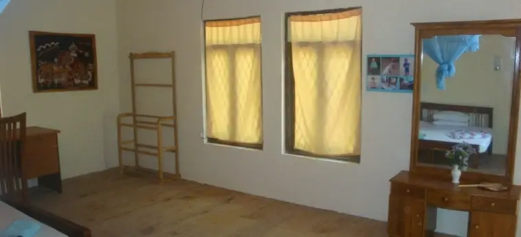 Мирисса: Mirissa Seaside Cabanas