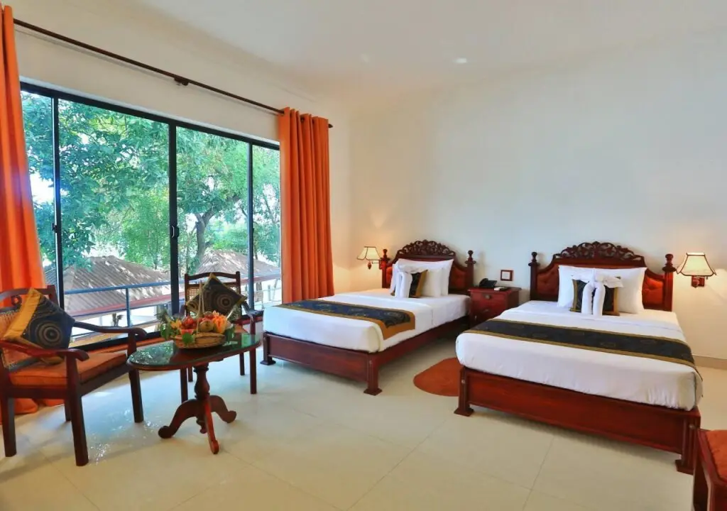 Эмбилипития: Centauria Lake Resort