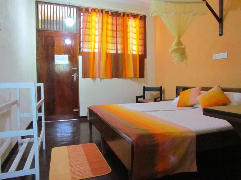 Хиккадува: Coral Front Inn