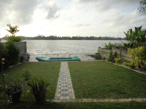 Бентота: Sapara River Inn