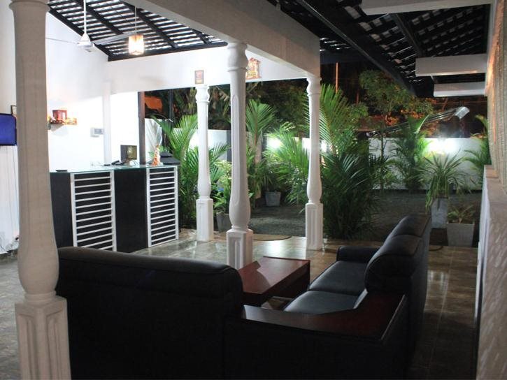 Tharusha Holiday Inn — фото 1