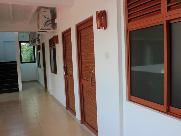 Галле: Tharusha Holiday Inn