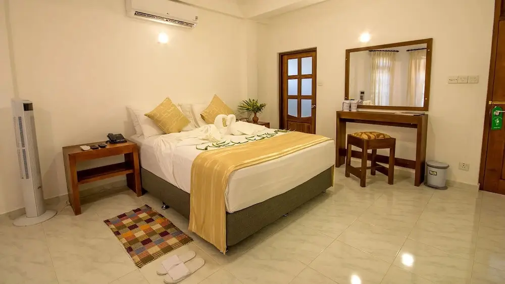 Канди: Niru Residence