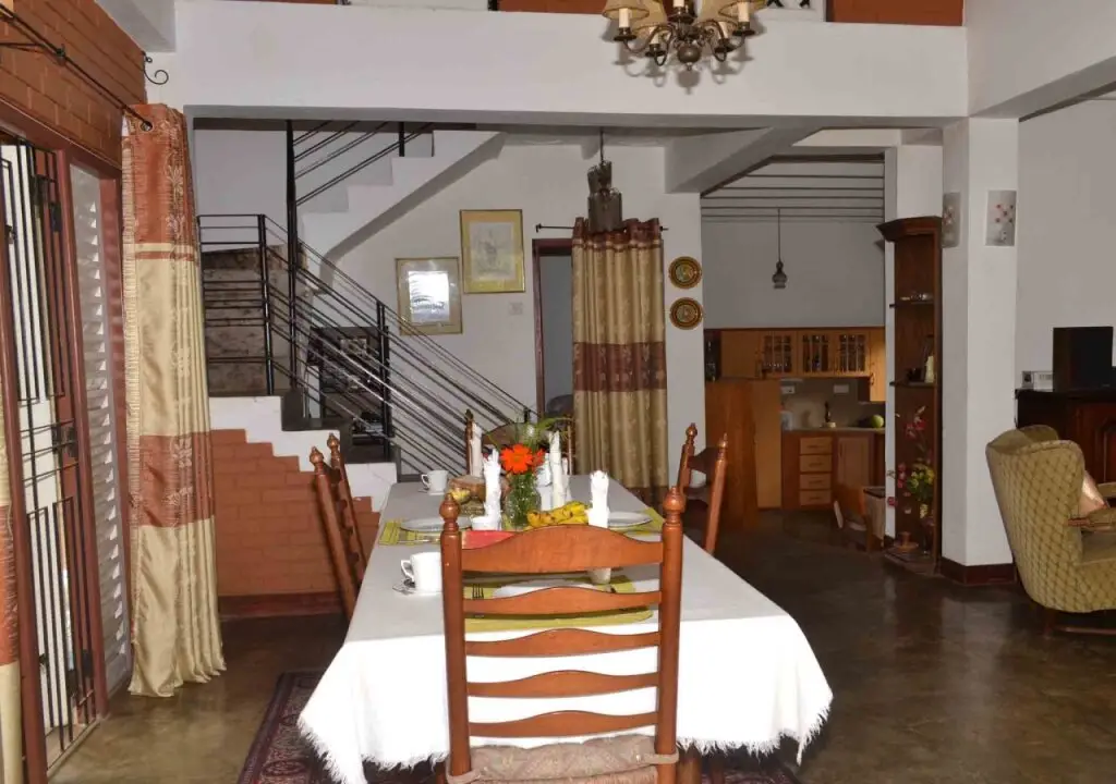 Канди: Guest House Sujatha