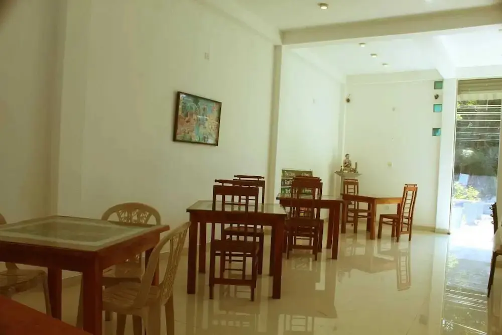 Тиссамахарама: Thirasara Holiday Inn