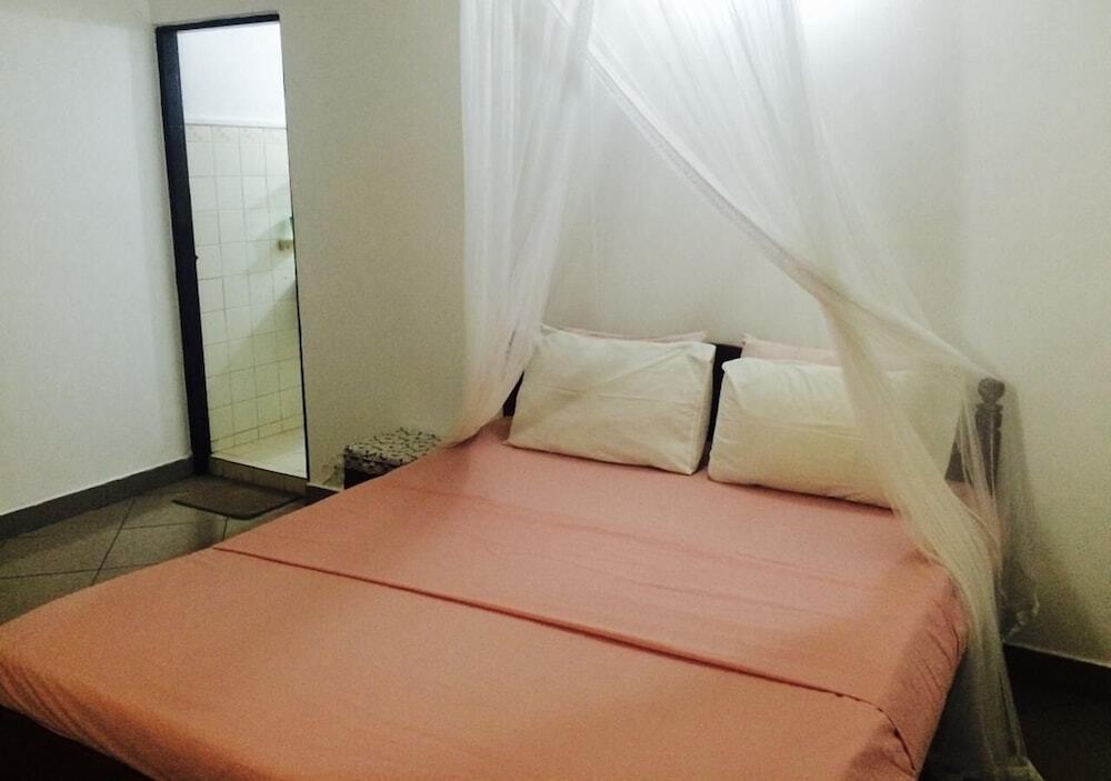 Гора Lavinia: Lavinia Beach Hostel