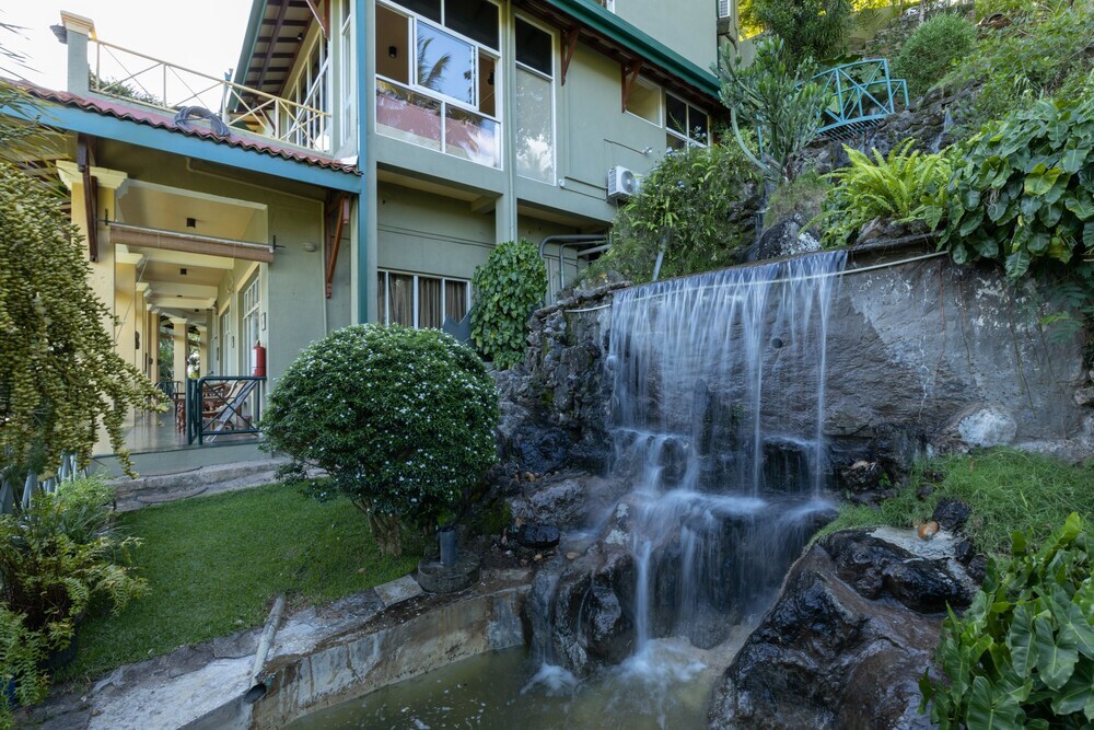 Канди: The Albatross Boutique Villa