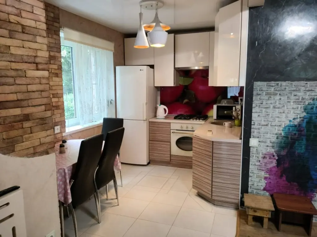 Сочи: 2kh Komnatnye Apartments