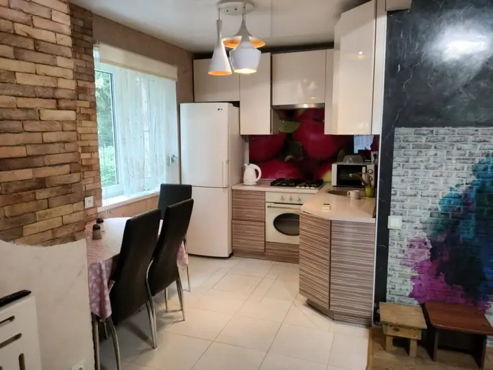 Сочи: 2kh Komnatnye Apartments