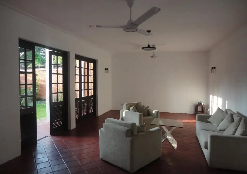 Коломбо: Robert Residence