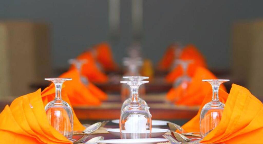 Унаватуна: Saffron Hotel