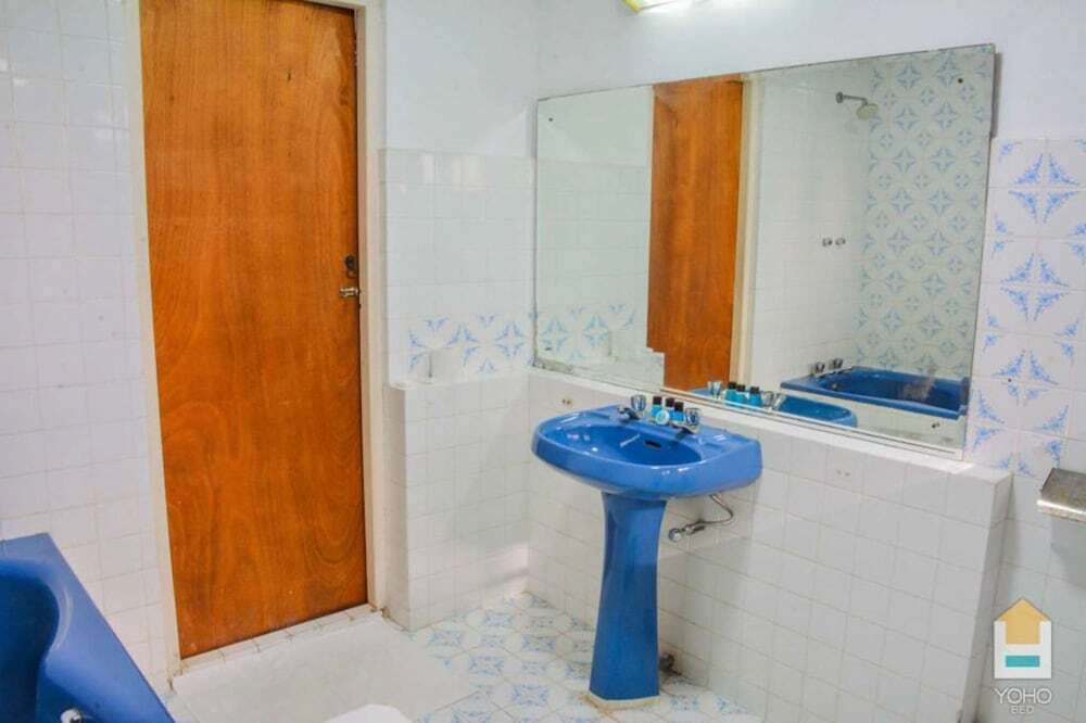 Гора Lavinia: Yoho Hotel Road