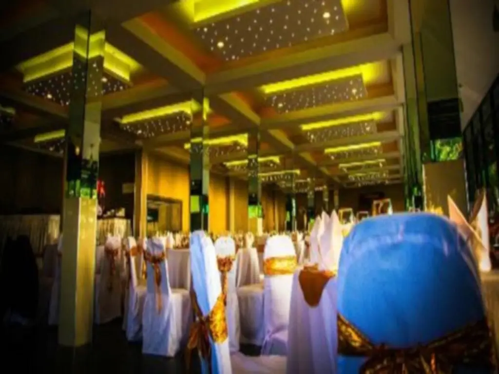 Моратува: Randiya Hotel