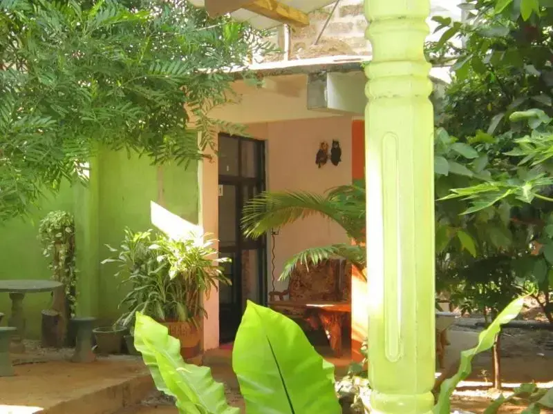 Анурадхапура: New Green Hut Inn