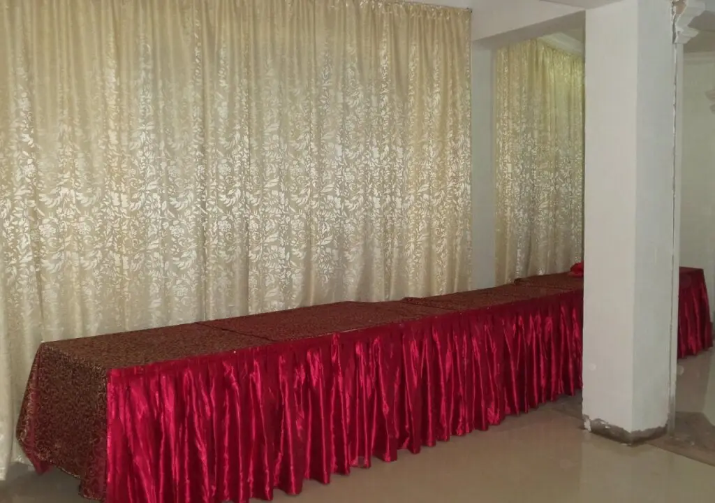 Канди: Why Not Garden Hotel