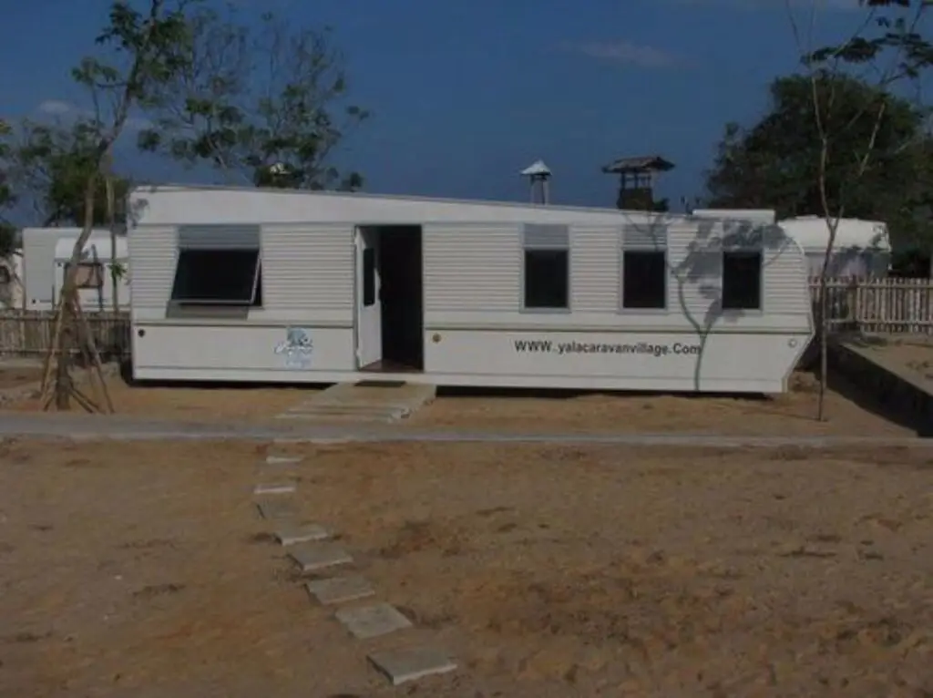 Палатупана: yala caravan village