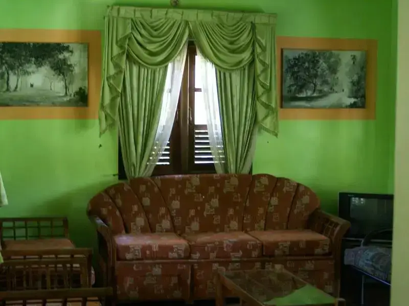 Хингуракгода: Bungalow at 84