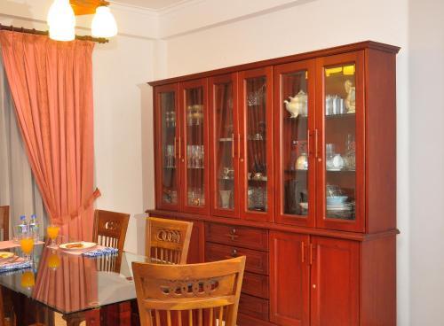 Канди: Rosewood Residence