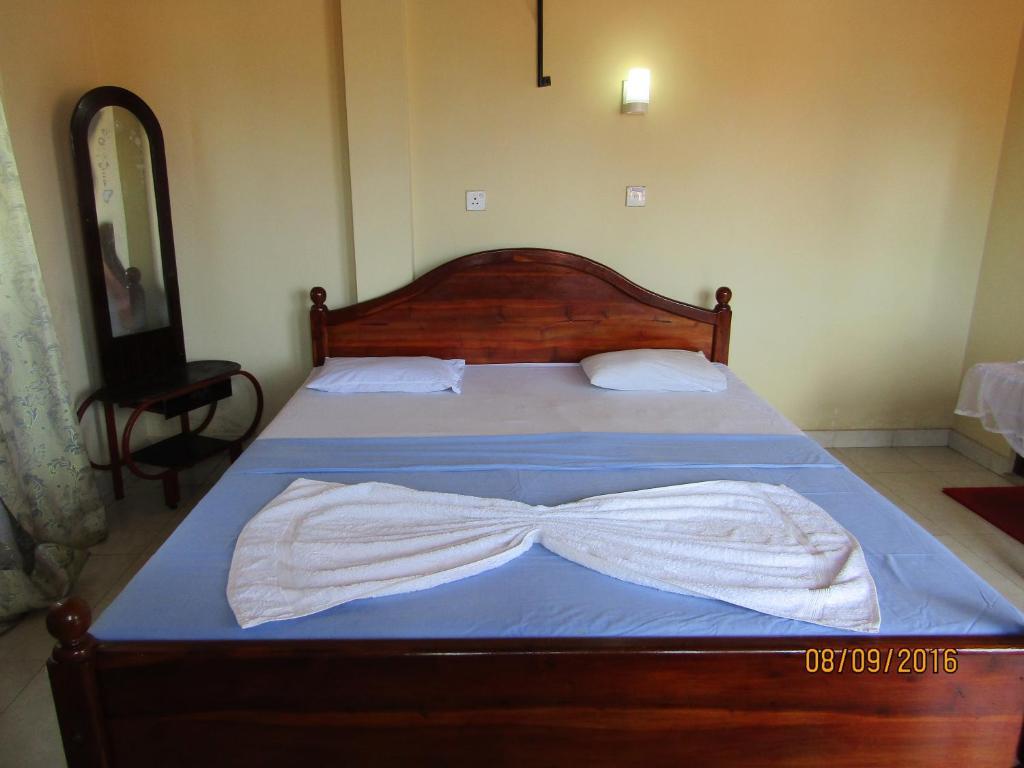 Хиккадува: New sea lion guest house
