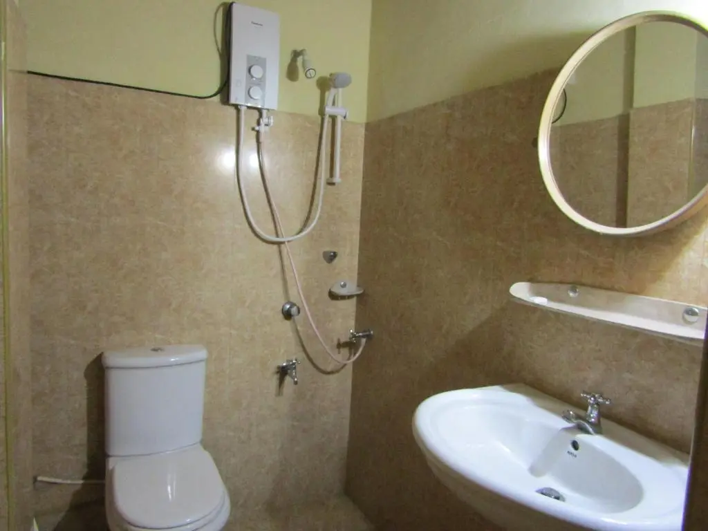 Хиккадува: New sea lion guest house