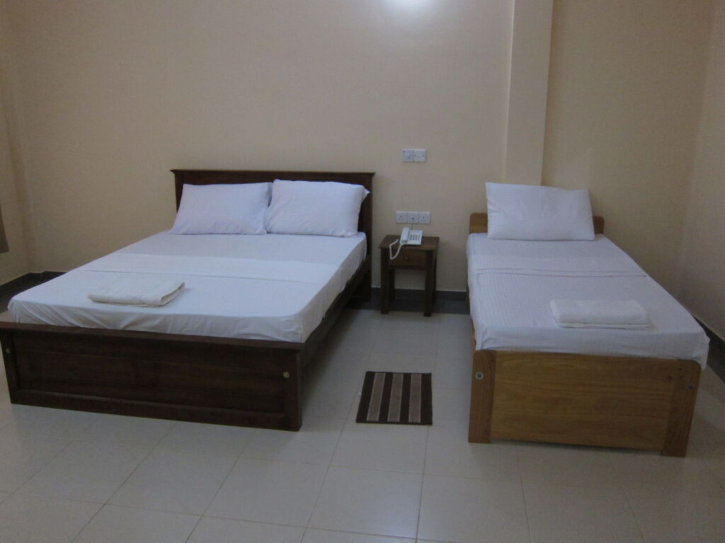 Вавуния: Hotel Oviya