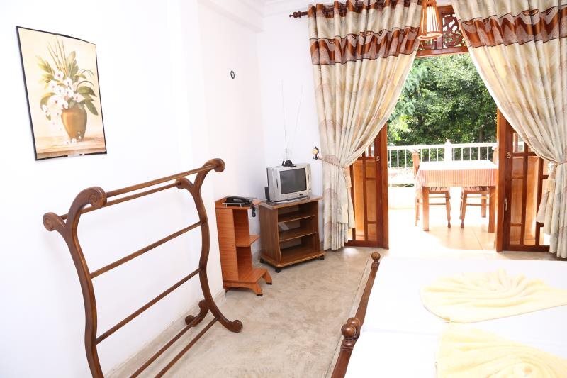 Канди: Good Luck Rest House
