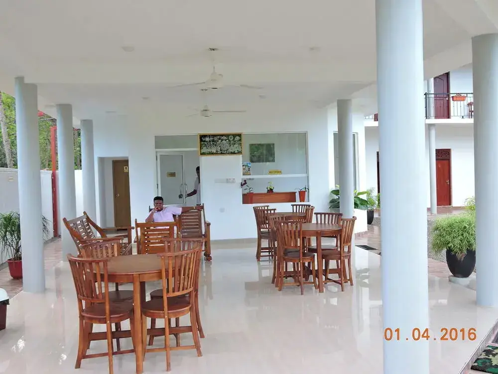 Хингуракгода: Guest at Jayanthipura