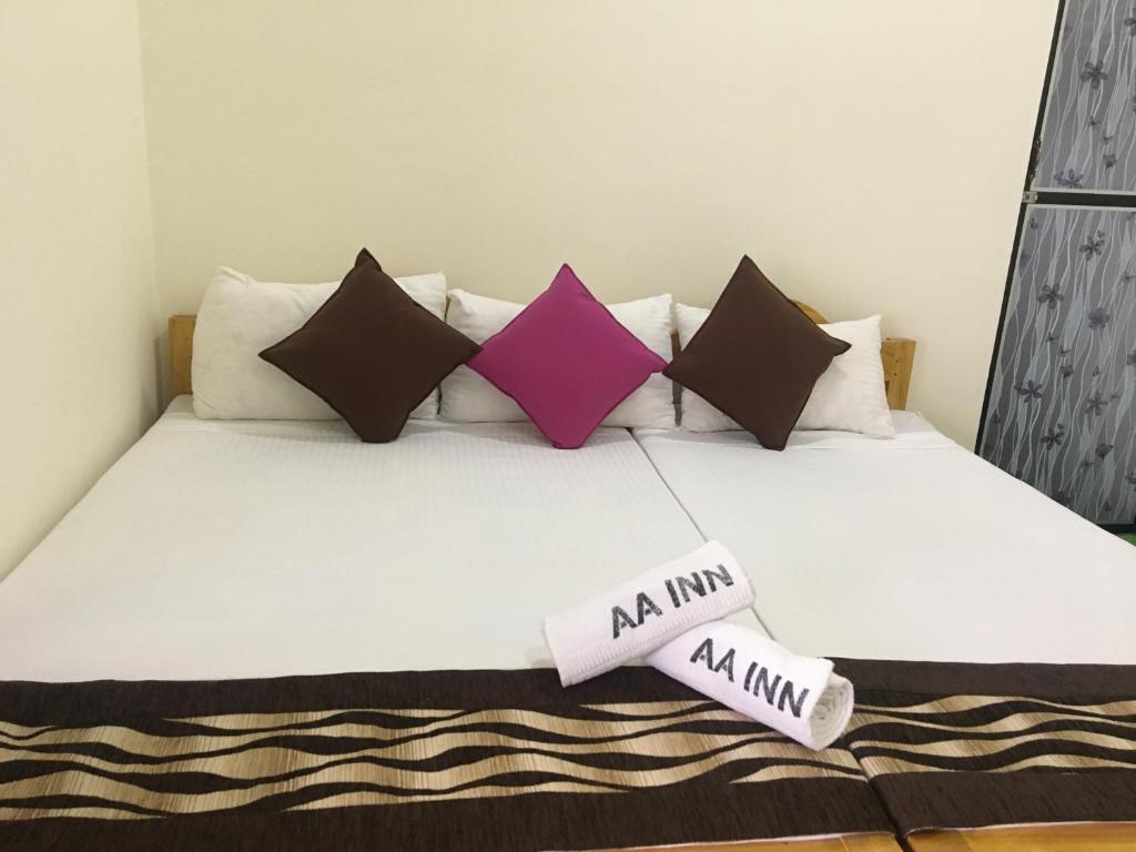 Тринкомали: Aa Inn