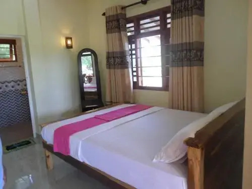 Kirinda Beach Front Hotel — фото 1