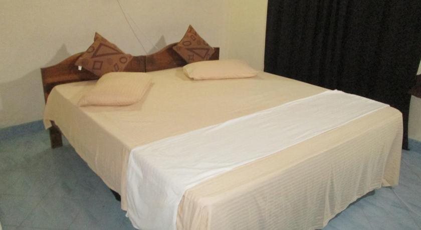 Курунегала: Hotel Surasa