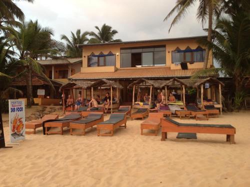 Хиккадува: Drifters hotel
