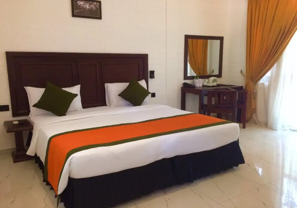 Хингуракгода: Hotel Mahanuge