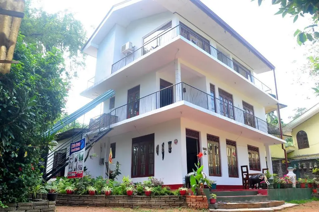 Little Swan Guest house — фото 1