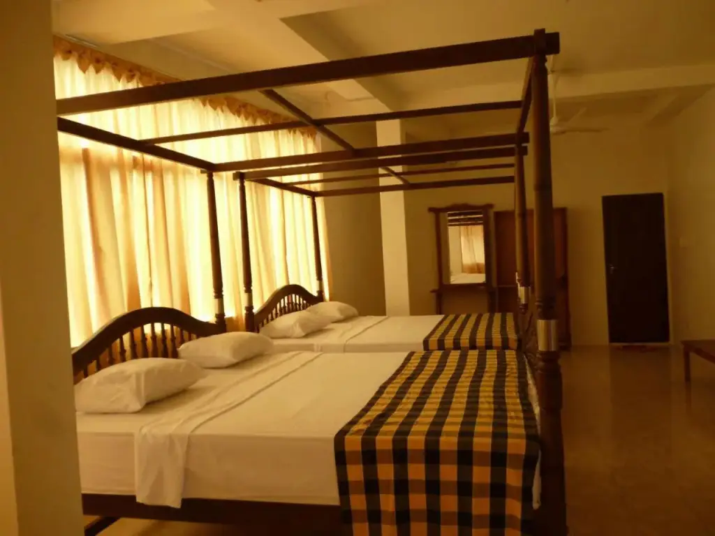 Таларамба: Garden Inn