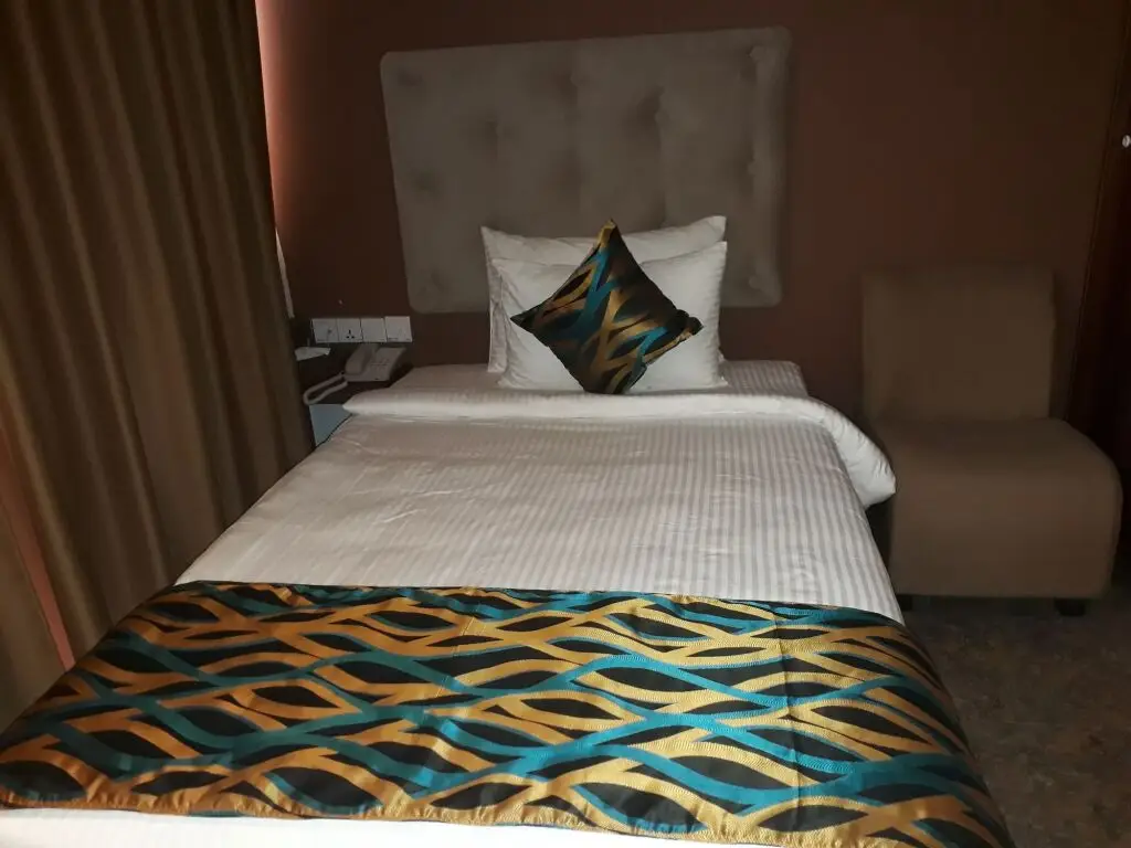 Ваддува: Ocean Queen hotel