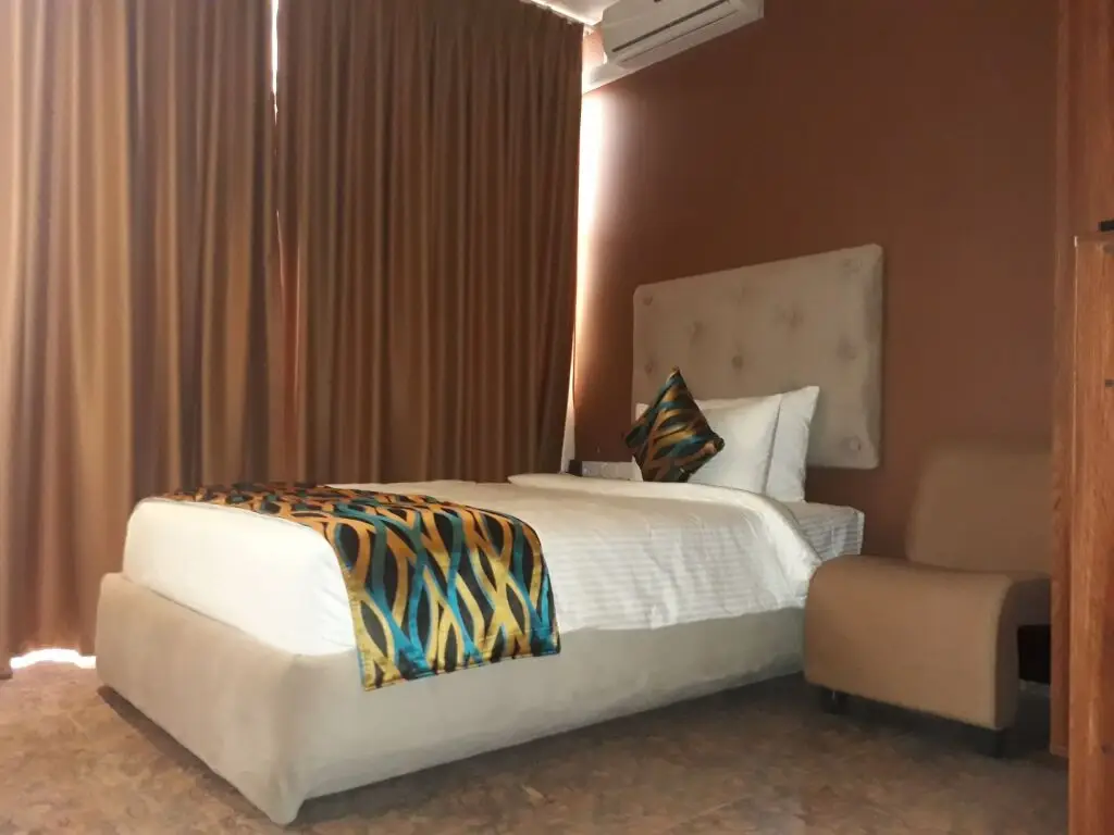 Ваддува: Ocean Queen hotel