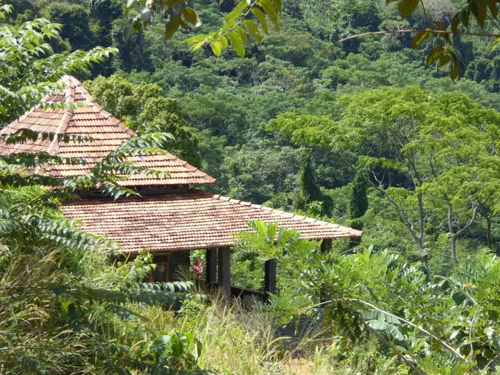 Раквана: Kurulu Estate