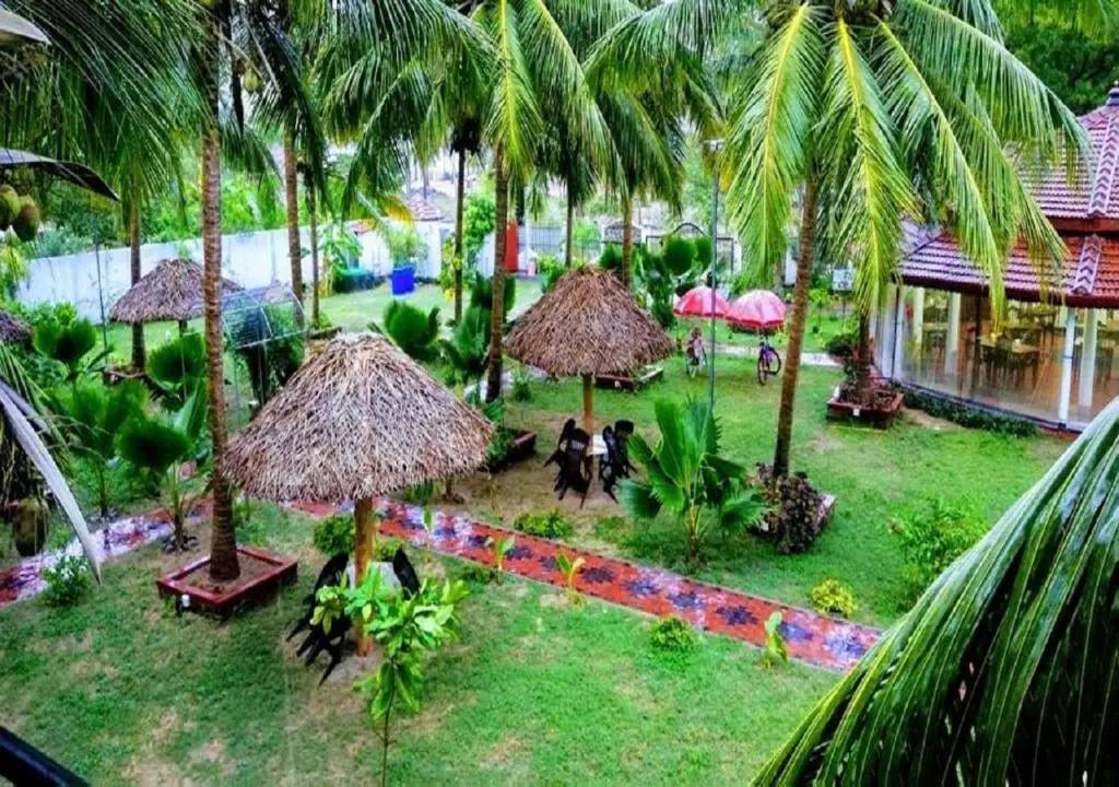 Нилавели: Crescent Sea Resort