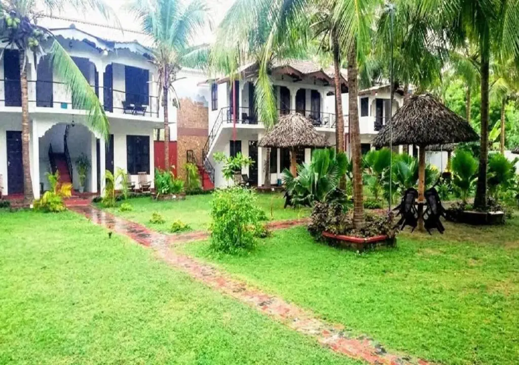 Нилавели: Crescent Sea Resort
