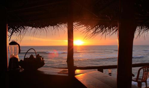 Хиккадува: Surfing Beach Guest House