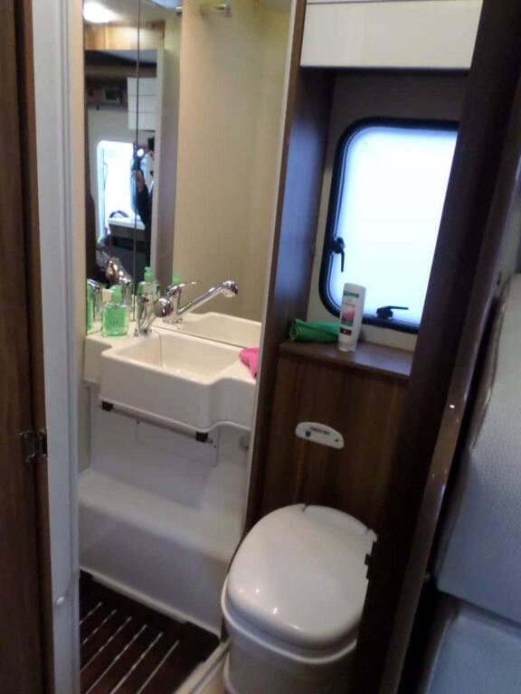 Коломбо: Go Outdoors Motor Home - Caravan Park