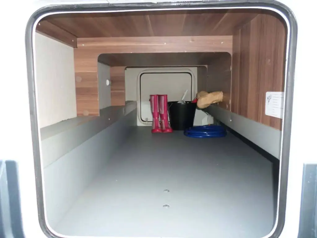 Коломбо: Go Outdoors Motor Home - Caravan Park