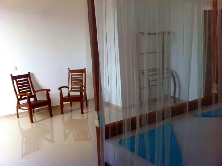 Хиккадува: Eden Blue Hotel