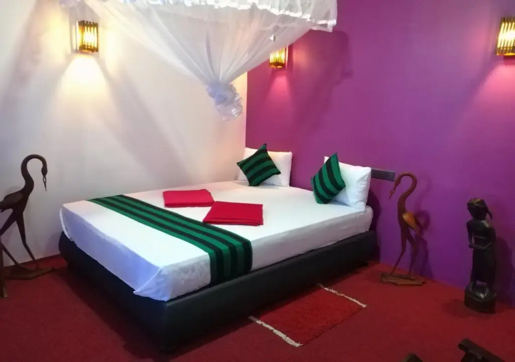 Элла: Mc Queen Homestay