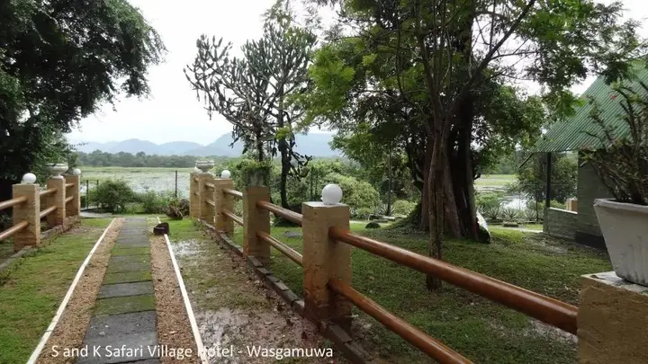 Хандунгамува: S and K Safari Village Hotel - Wasgamuwa