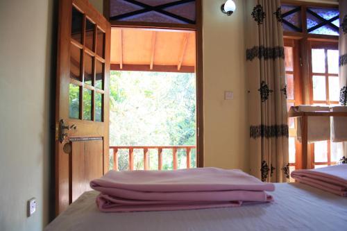 Элла: Ivy Lodge
