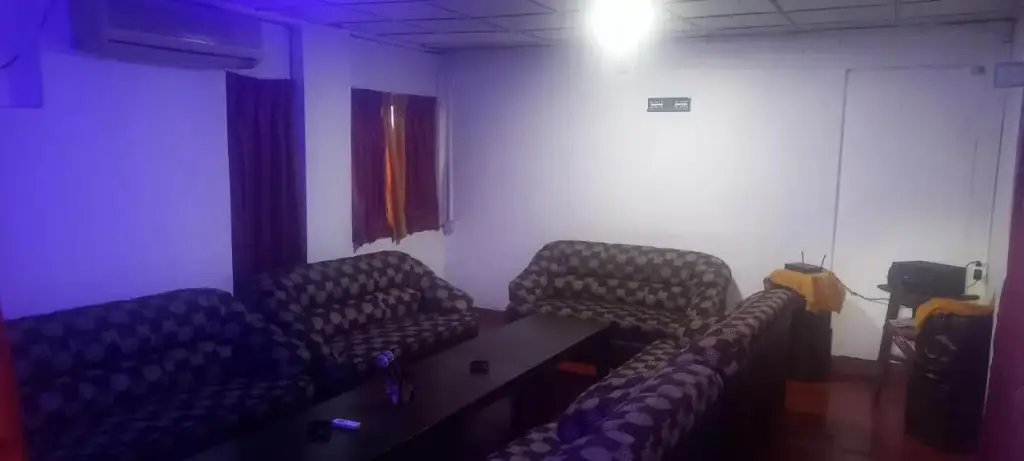 Анурадхапура: Hotel Lions Den & Lions D Restaurant