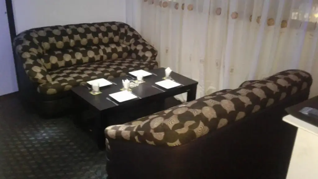 Анурадхапура: Hotel Lions Den & Lions D Restaurant